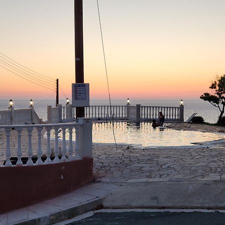 Serena Vacation Home Pomos Extérieur photo